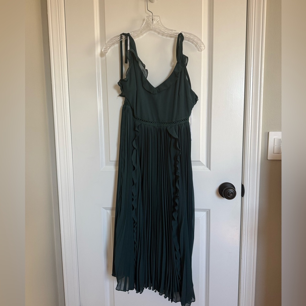 Lulu's Deep Green Midi Dress